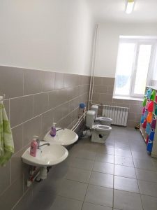 Două blocuri sanitare renovate pentru copiii din IET nr. 55