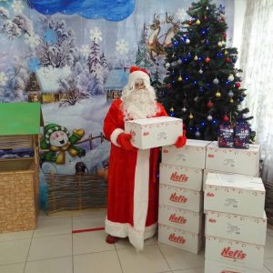 Copilaşii din  IET nr.73 din mun.Chişinău primesc către sărbătorile de iarnă cadouri dulci