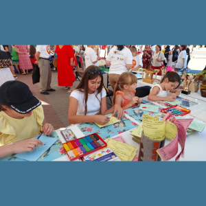 Atelier de creație chiar în Piața Marii Adunări Naționale