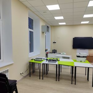 Sală de clasă, bloc sanitar și rampă de acces la intrare – renovate capital în Liceul Teoretic ”Academician Constantin Sibirschi”
