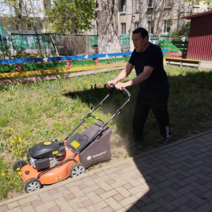 Activități de salubrizare a teritoriilor instituțiilor de învățământ, din 8 aprilie
