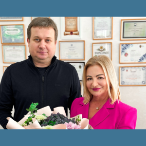 Pretorul sectorului Centru, Vadim Hîncu a felicitat cu prilejul aniversării Șefa Direcției Educație, Tineret și Sport Centru, Natalia Străjesco