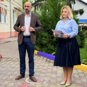 La mulți ani, stimate domnule Andrei Pavaloi, Șef adjunct al Direcției Generale Educație, Tineret și Sport