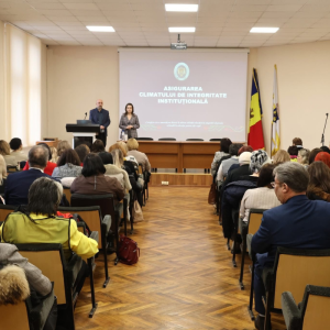 Managerii instituțiilor de învățământ din sectorul Centru au participat la o ședință organizată de ofițerii Centrului Național Anticorupție, la Direcția Generală Educație, Tineret și Sport