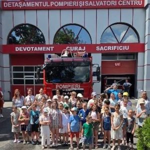 O lună de vacanță trăită cu bucurie, creativitate și descoperiri la tabăra de zi de la Centrul de Creație pentru Copii „Floarea Soarelui”